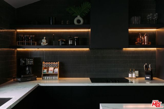 1170 E El Conquistador, Palm Springs, CA 92262