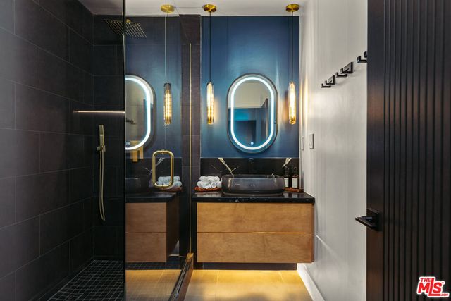 1170 E El Conquistador, Palm Springs, CA 92262