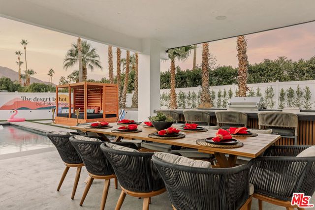1170 E El Conquistador, Palm Springs, CA 92262