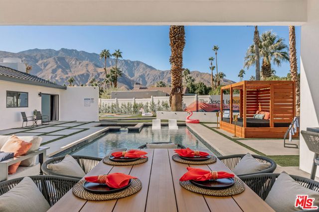 1170 E El Conquistador, Palm Springs, CA 92262