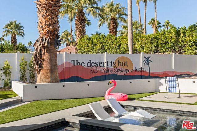 1170 E El Conquistador, Palm Springs, CA 92262