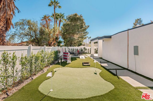 1170 E El Conquistador, Palm Springs, CA 92262