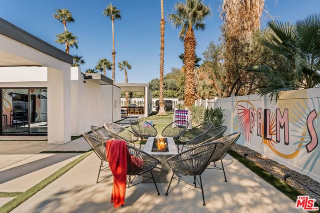1170 E El Conquistador, Palm Springs, CA 92262