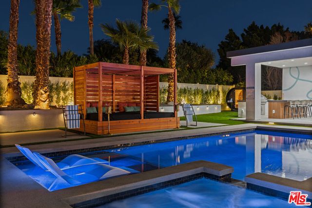 1170 E El Conquistador, Palm Springs, CA 92262