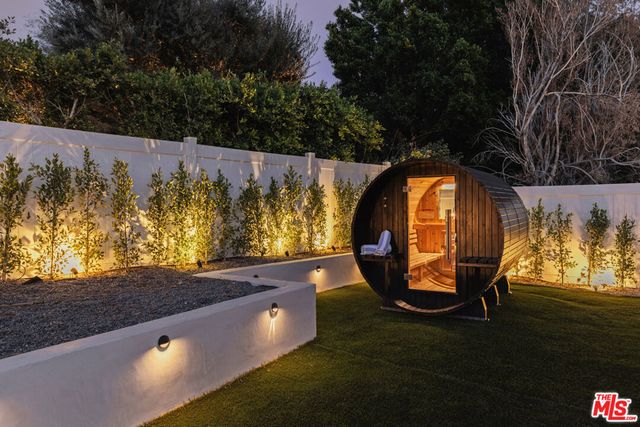 1170 E El Conquistador, Palm Springs, CA 92262