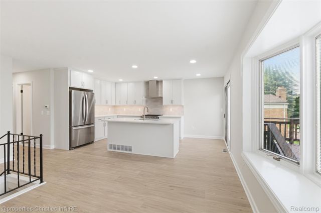 2629 Coral Drive, Troy, MI 48085
