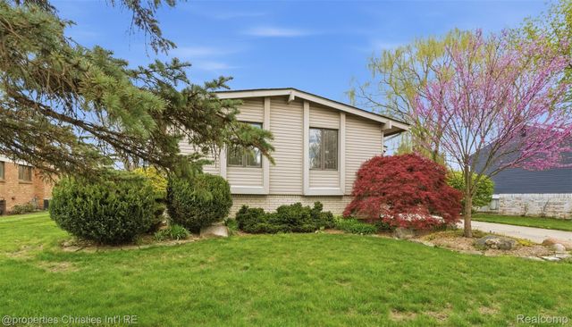 2629 Coral Drive, Troy, MI 48085