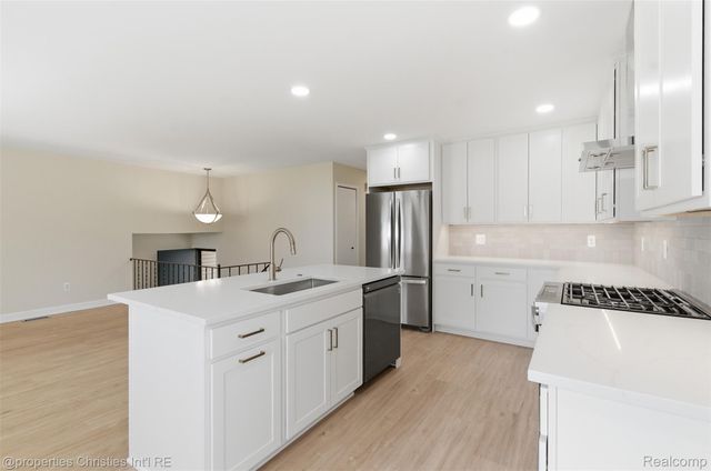 2629 Coral Drive, Troy, MI 48085