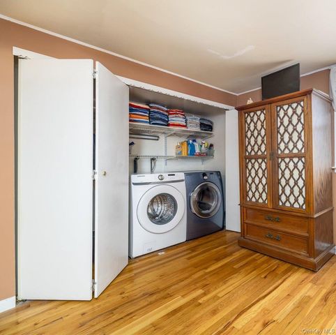 158 Roosevelt Avenue, Freeport, NY 11520