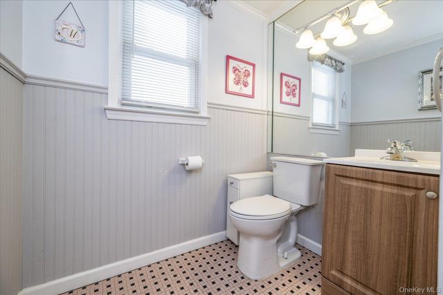 158 Roosevelt Avenue, Freeport, NY 11520