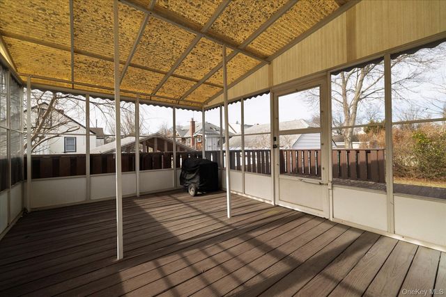 158 Roosevelt Avenue, Freeport, NY 11520