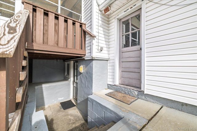 158 Roosevelt Avenue, Freeport, NY 11520