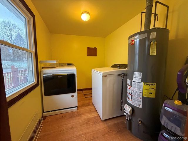 3294 Huggins Avenue, Flint, MI 48506