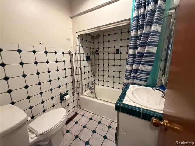 3294 Huggins Avenue, Flint, MI 48506