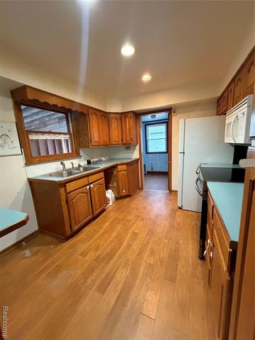 3294 Huggins Avenue, Flint, MI 48506