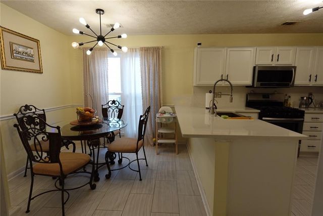 824 Whitehaven Lane, Lawrenceville, GA 30043