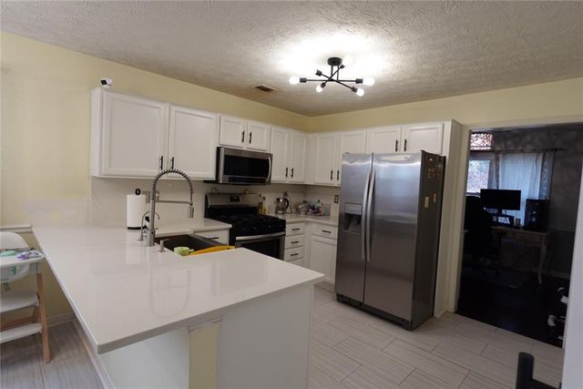 824 Whitehaven Lane, Lawrenceville, GA 30043