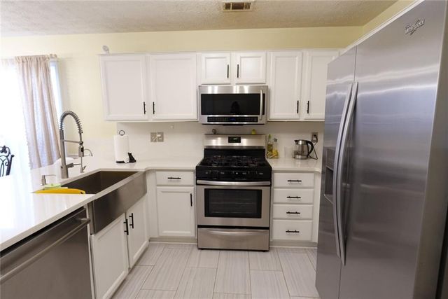 824 Whitehaven Lane, Lawrenceville, GA 30043