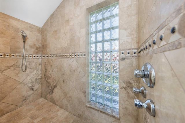 9821 BAY ISLAND DRIVE, Tampa, FL 33615