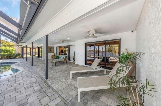 9821 BAY ISLAND DRIVE, Tampa, FL 33615