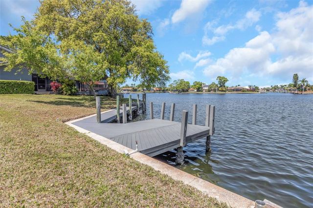 9821 BAY ISLAND DRIVE, Tampa, FL 33615