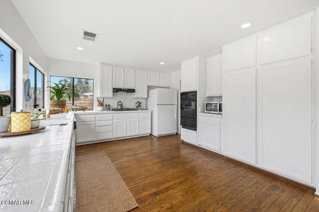 3316 Medicine Bow Court, Thousand Oaks, CA 91362