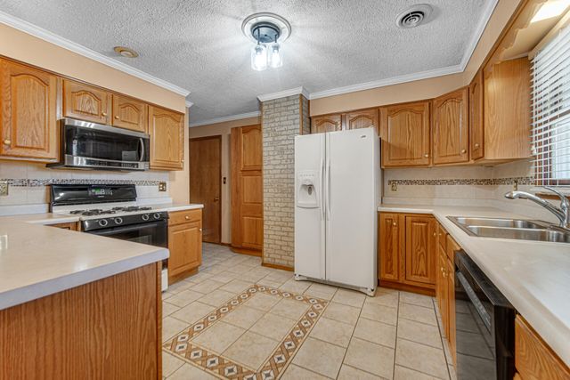 6936 Superior Avenue, Portage, IN 46368