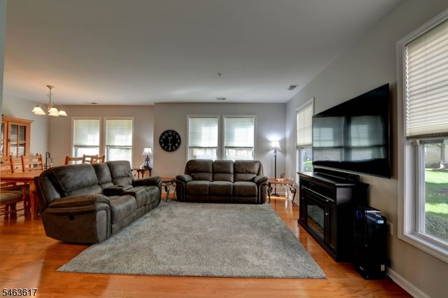 415 River Pl, Butler Boro, NJ 07405