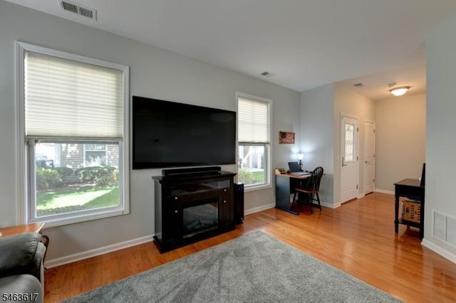 415 River Pl, Butler Boro, NJ 07405