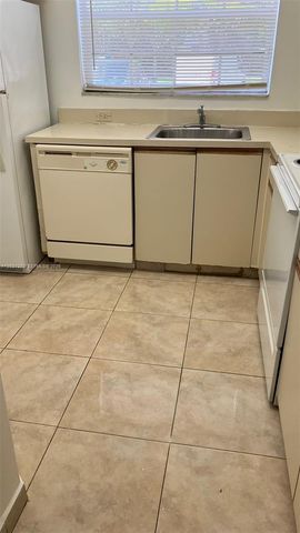 800 Cypress Park Way F1, Deerfield Beach, FL 33064