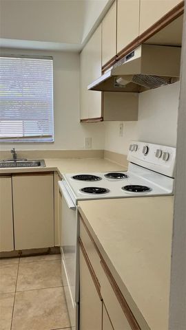 800 Cypress Park Way F1, Deerfield Beach, FL 33064