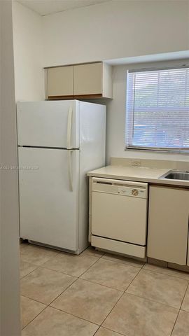800 Cypress Park Way F1, Deerfield Beach, FL 33064