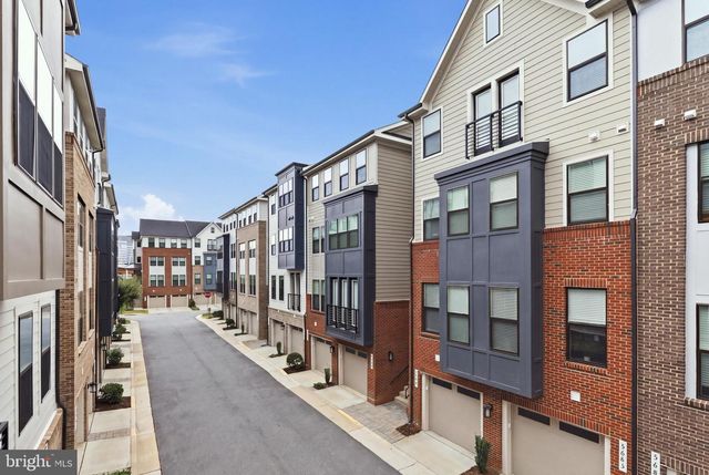 5683 STEPHANIE TESSA WAY WAY, Alexandria, VA 22303