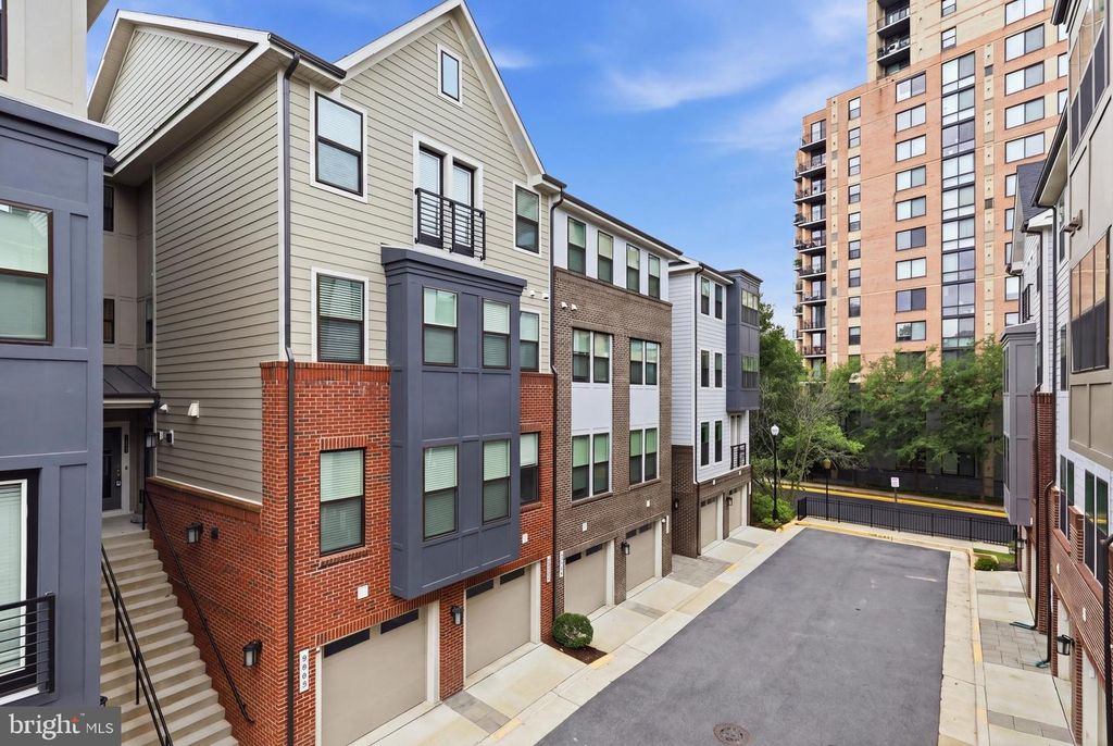 5683 STEPHANIE TESSA WAY WAY, Alexandria, VA 22303