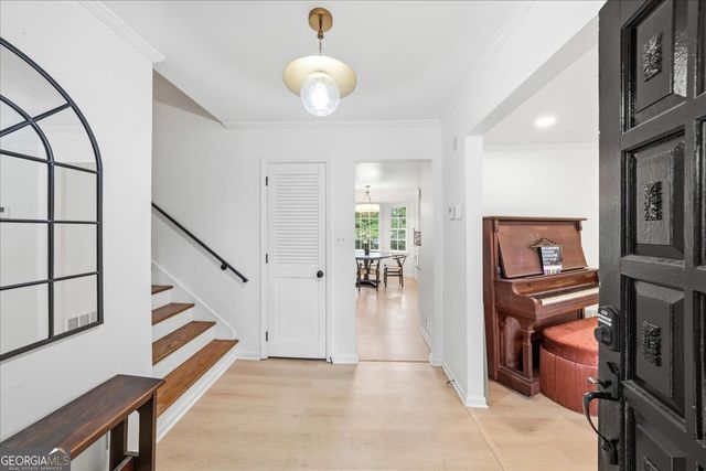 5616 Mill Trace Drive, Dunwoody, GA 30338