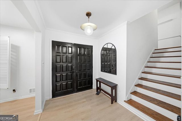 5616 Mill Trace Drive, Dunwoody, GA 30338