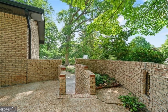 5616 Mill Trace Drive, Dunwoody, GA 30338