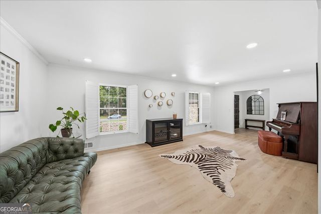 5616 Mill Trace Drive, Dunwoody, GA 30338