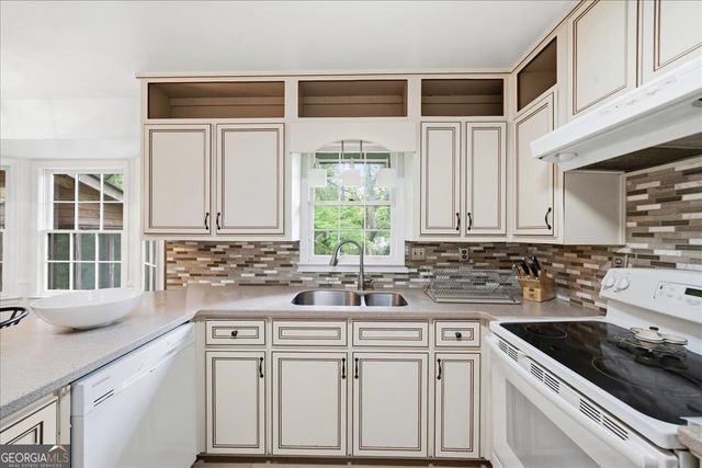 5616 Mill Trace Drive, Dunwoody, GA 30338