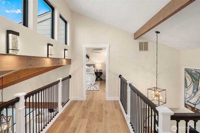 4692 Rockaway Beach Road NE, Bainbridge Island, WA 98110