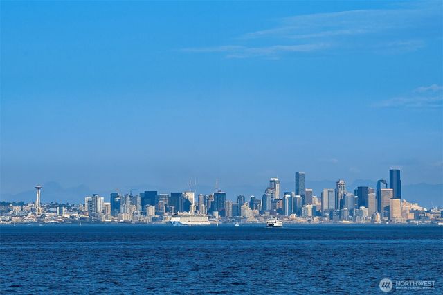 4692 Rockaway Beach Road NE, Bainbridge Island, WA 98110