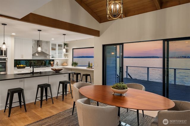 4692 Rockaway Beach Road NE, Bainbridge Island, WA 98110