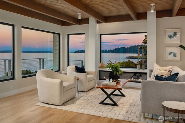 4692 Rockaway Beach Road NE, Bainbridge Island, WA 98110