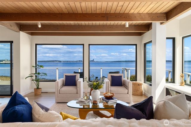 4692 Rockaway Beach Road NE, Bainbridge Island, WA 98110