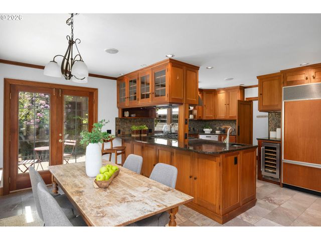 2668 Nw CORNELL Rd, Portland, OR 97210