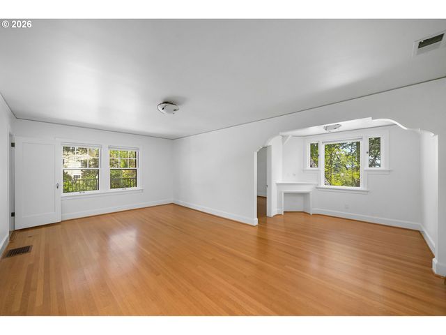 2668 Nw CORNELL Rd, Portland, OR 97210