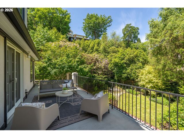 2668 Nw CORNELL Rd, Portland, OR 97210