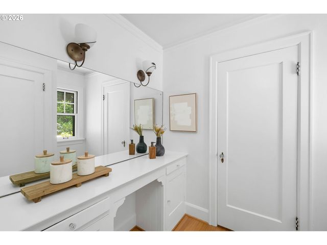 2668 Nw CORNELL Rd, Portland, OR 97210