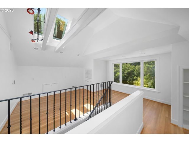 2668 Nw CORNELL Rd, Portland, OR 97210