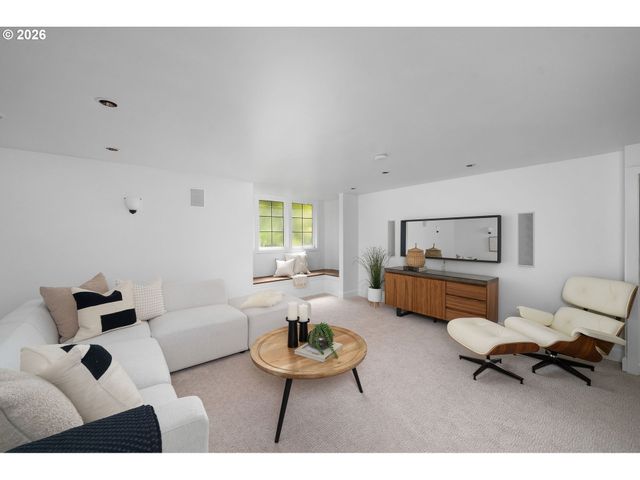 2668 Nw CORNELL Rd, Portland, OR 97210